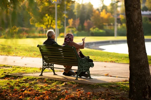Przełomowa ochrona dla 55+ i 60+ – Sąd Najwyższy mówi: koniec z wypowiedzeniami!