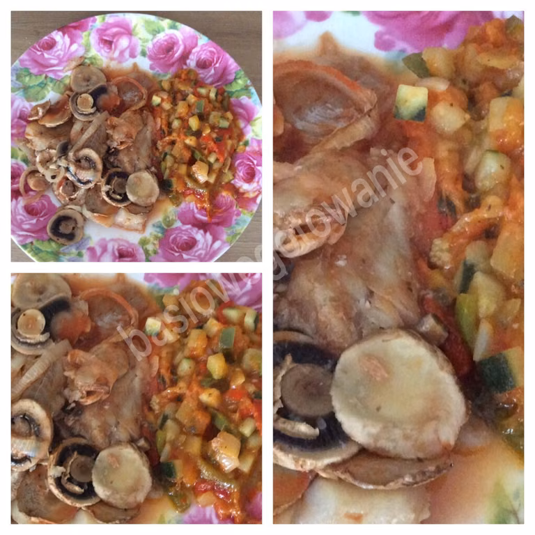 Mintaj w pomidorach