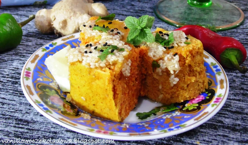 Dhokla- indyjski placek z ciecierzycy gotowany na parze (Vege & Gluten Free)