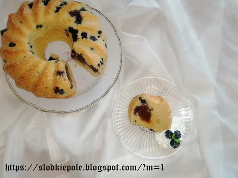 Babka z marmoladą
