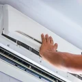 Klimatyzacja w domu lub mieszkaniu. Na co zwrócić uwagę? Jaki to koszt? I czy warto?