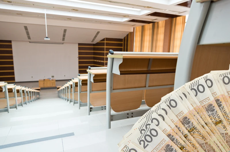 Wsparcie finansowe w roku 2023/2024! Na jakie pieniądze mogą liczyć studenci?