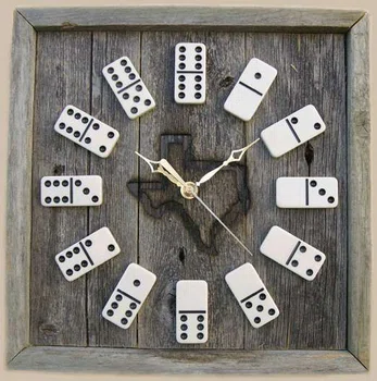 Zegar z domino