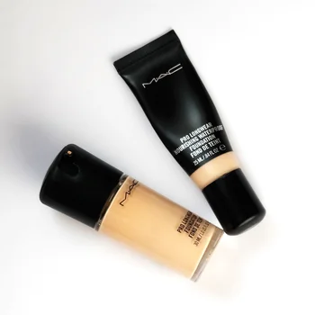 Mac Pro Longwear - porównanie wersji klasycznej i wodoodpornej!