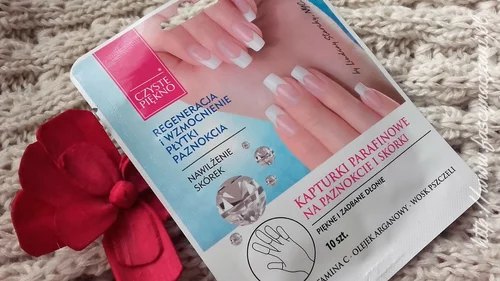 Kapturki parafinowe na paznokcie i skórki