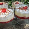 Deser z truskawkami a'la Trifle