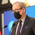 Koniec z obowiązkiem noszenia maseczek? Niedzielski podał jeden warunek