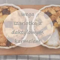WEGA SZARLOTKA Z DAKTYLOWYM KARMELEM