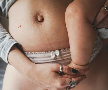 Jak zmienia się ciało po porodzie? Czy kobiety je akceptują?