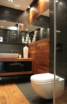 Czarno- drewniana łazienka