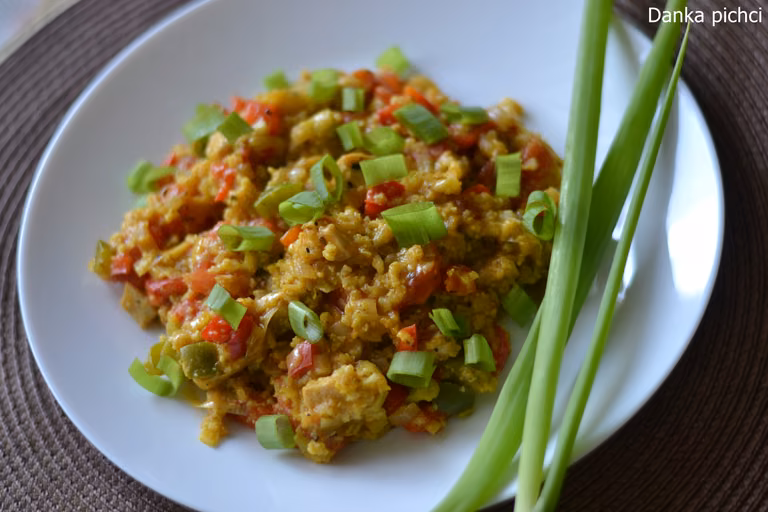 Kurczak w curry z kaszą jaglaną