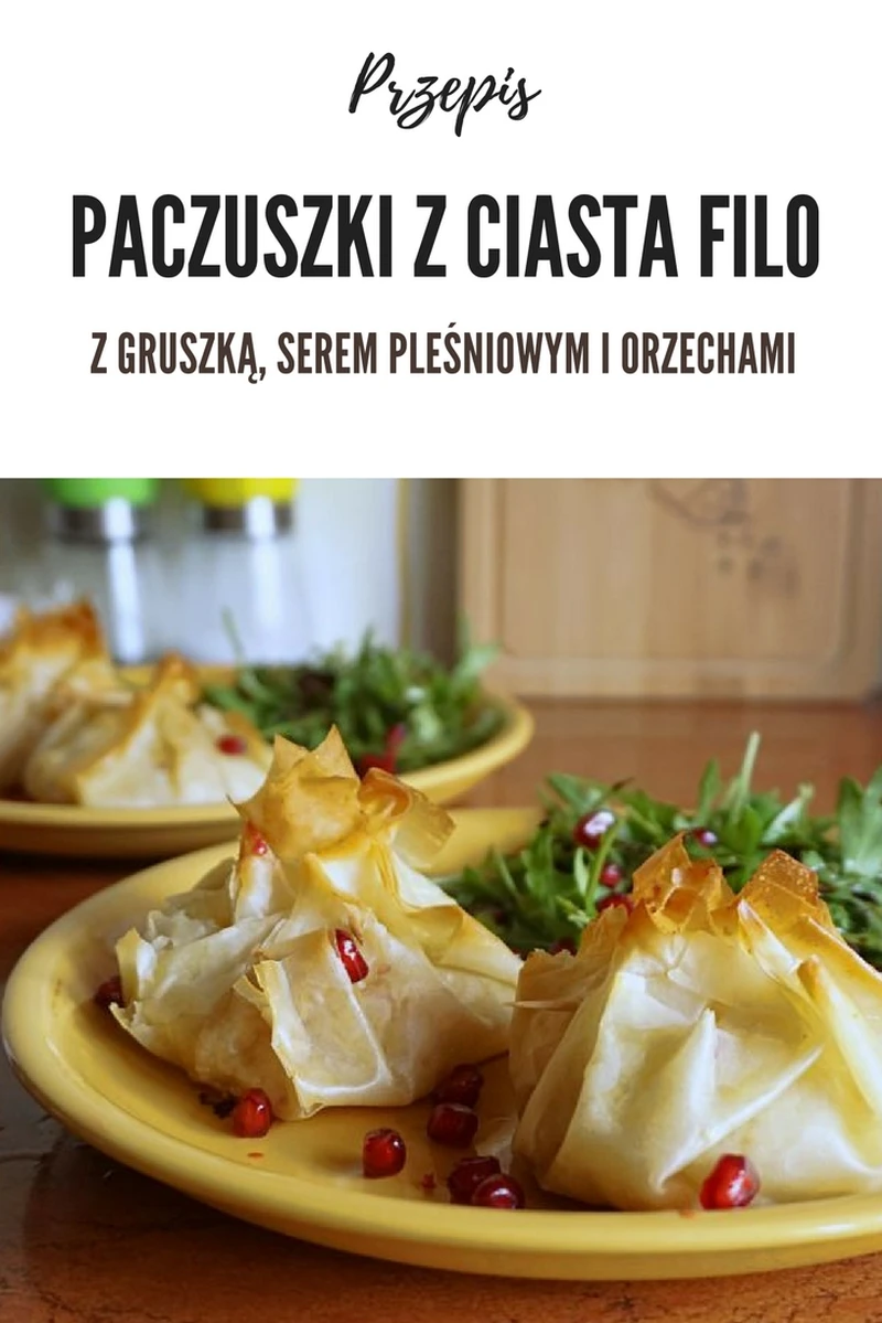 Paczuszki z ciasta filo z gruszką, serem pleśniowym i orzechami