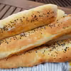 Bagietki śniadaniowe z czarnuszką i sezamem