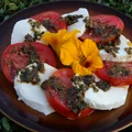 Caprese z pesto