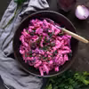 Sałatka makaronowa z pieczonymi burakami