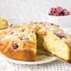 Jogurtowe ciasto z jabłkami i malinami