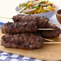 Aromatyczne szaszłyki z mielonego mięsa wołowego a’la kofta