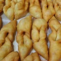 Tłuste i ciężkie faworki? Ten częsty błąd psuje cały smak