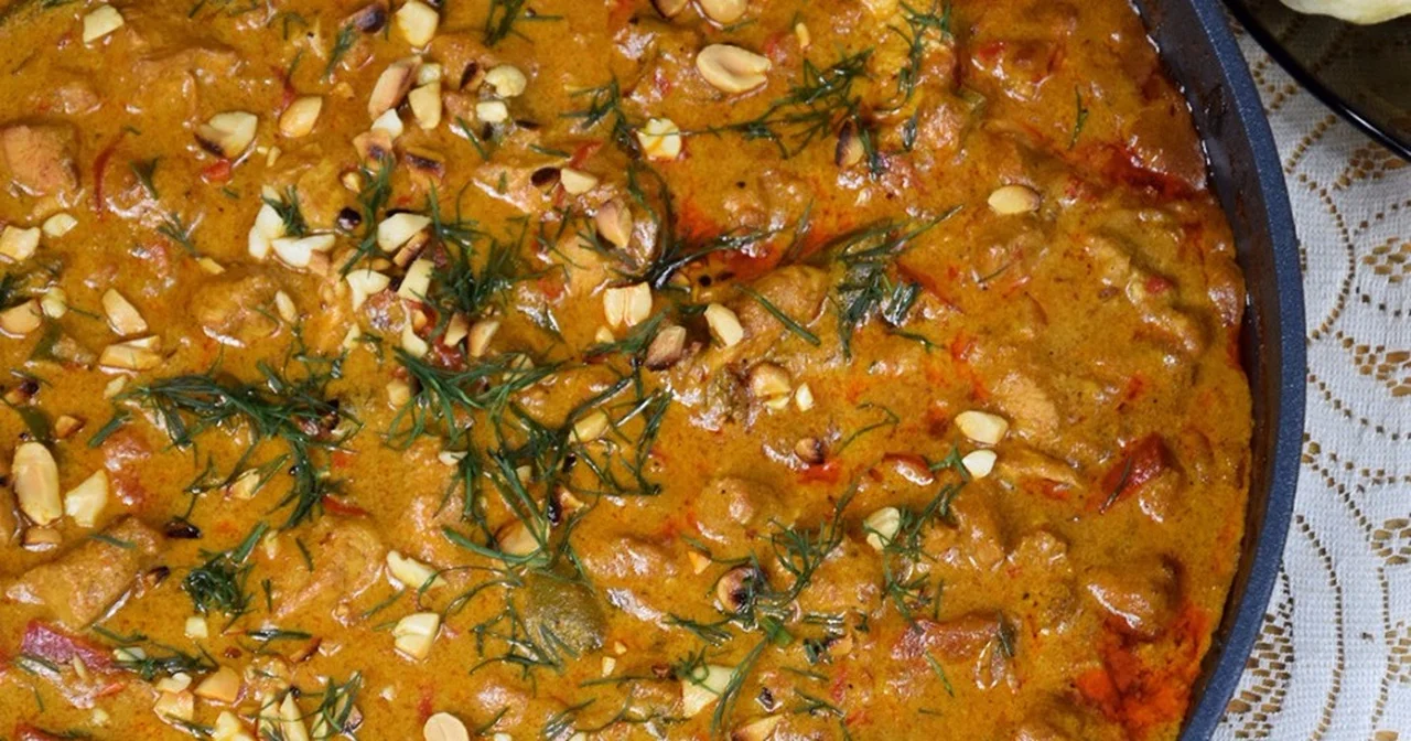 Rozgrzewające curry z kurczakiem, warzywami oraz orzeszkami