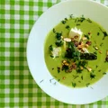Zupa krem ze szparagów – z migdałową posypką