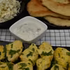 Kurczak Tandoori z sosem raitę z ogórkiem