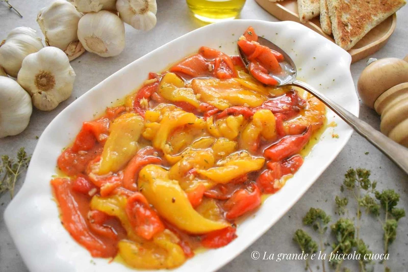 Pieczona papryka marynowana w oleju