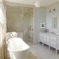 Elegancka łazienka w bieli