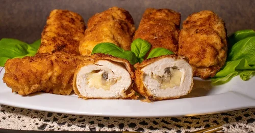 Roladki z masłem i pieczarkami