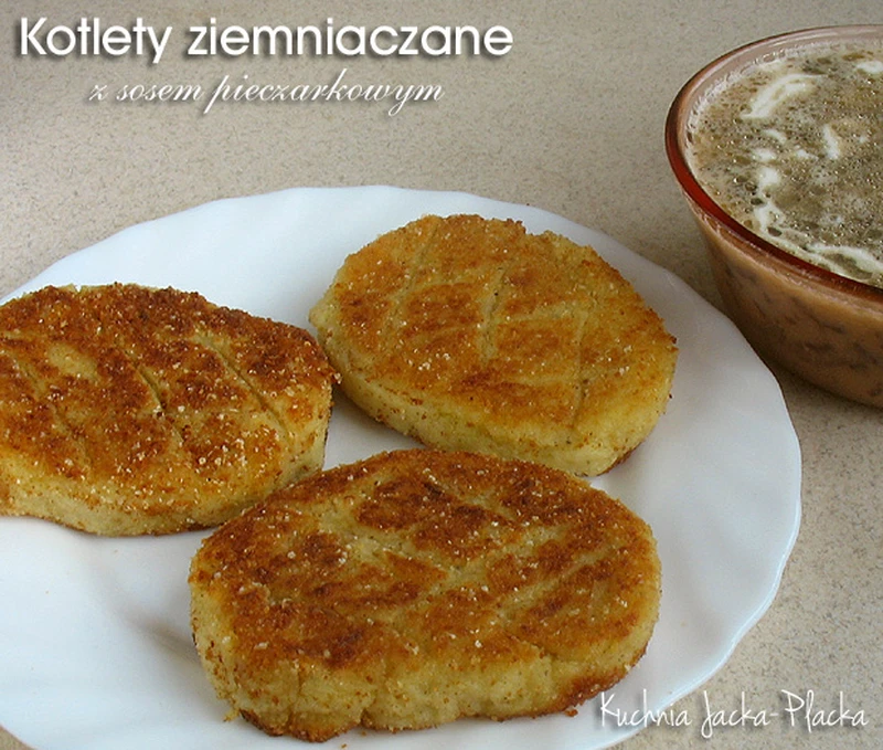 Kotlety ziemniaczane z sosem pieczarkowym