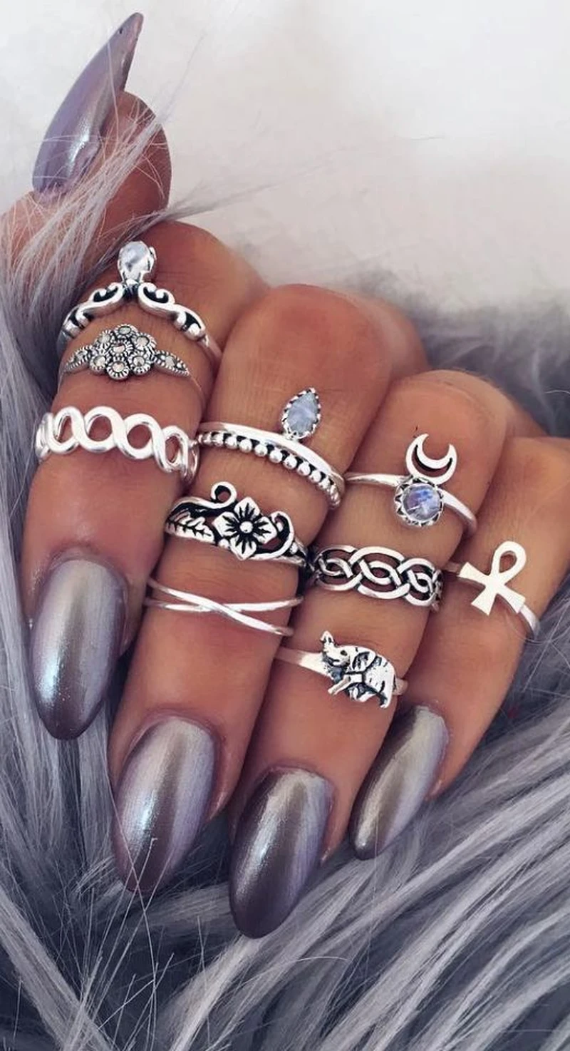 Pierścionki boho i piękne paznokcie