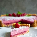 Amarantusowa tarta z malinową galaretką i panna cottą FIT