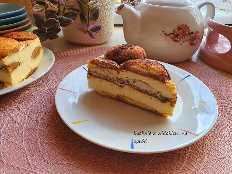 Sernik gotowany na kawowych biszkoptach