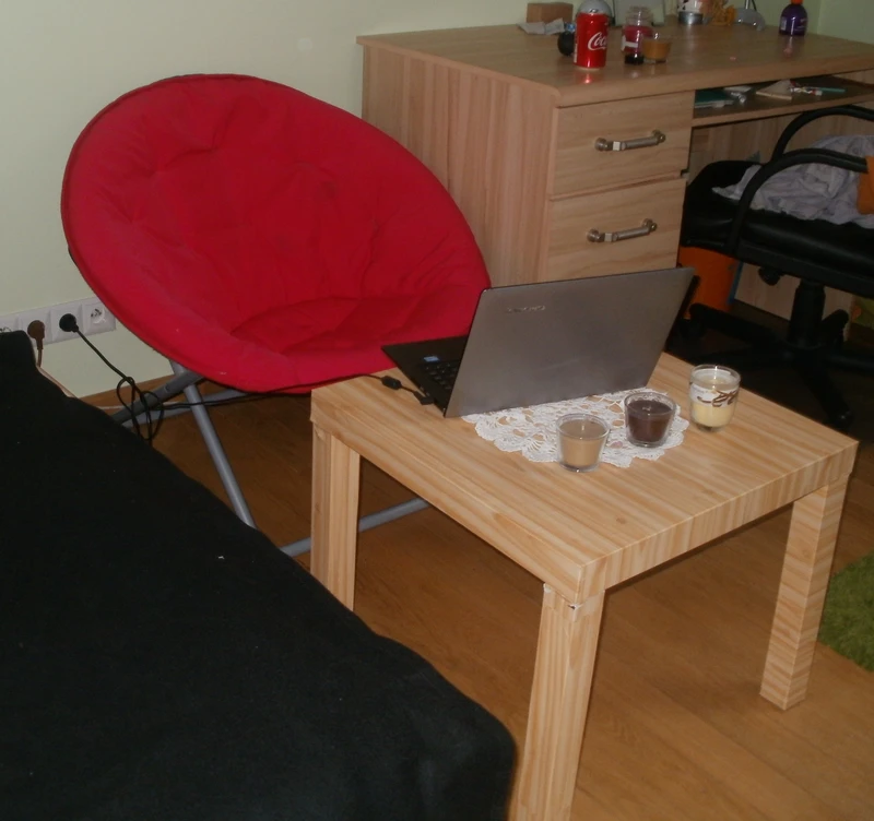szybkie i łatwe (bez brudzenia) odnawianie stolika Lack z Ikea