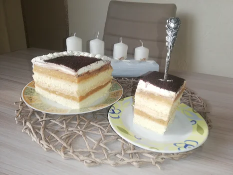 Jabłecznik na biszkopcie