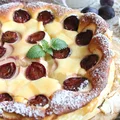 Delikatny sernik ze śliwkami