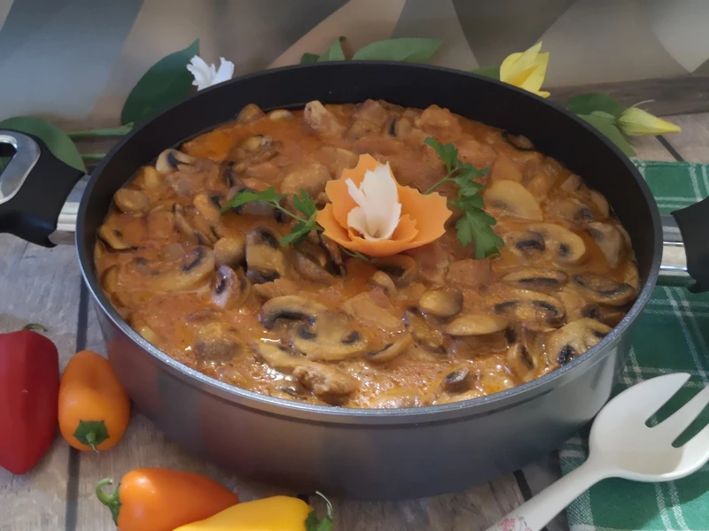 Gulasz pieczarkowy