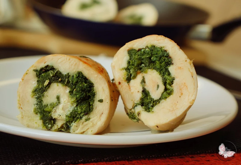 Roladki z kurczaka ze szpinakiem i mozzarellą
