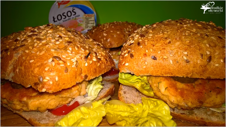 Zdrowe burgery rybne (z kotletem z łososia)
