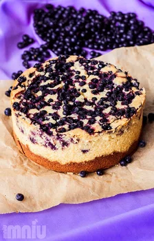 Wegański sernik z jagodami, z kaszą jaglaną i tofu