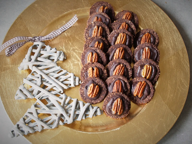 Keto ciasteczka kakaowe z pecanami (Paleo, LowCarb)