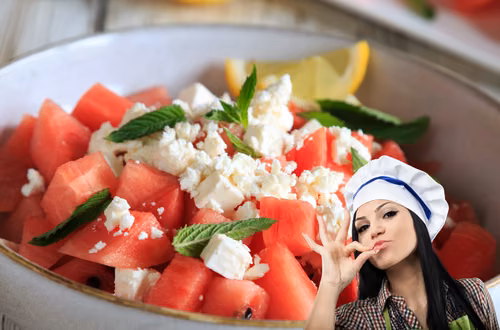 Sałatka z arbuza i fety — orzeźwiający hit na każdą imprezę przy grillu!