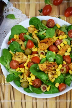 Sałatka z grillowanym kurczakiem