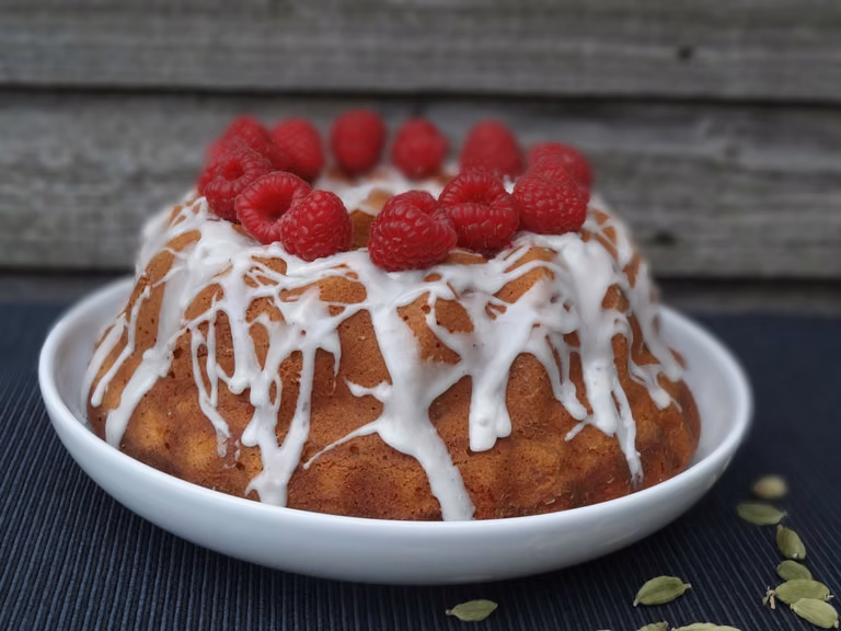 Babka jogurtowa z kardamonem