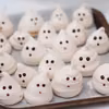 Duszki z bezy na Halloween z niespodzianką w środku! Prosty przepis, który zachwyci dzieci!
