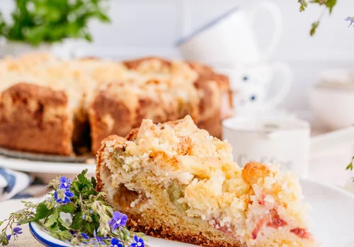 Ciasto z rabarbarem i kruszonką