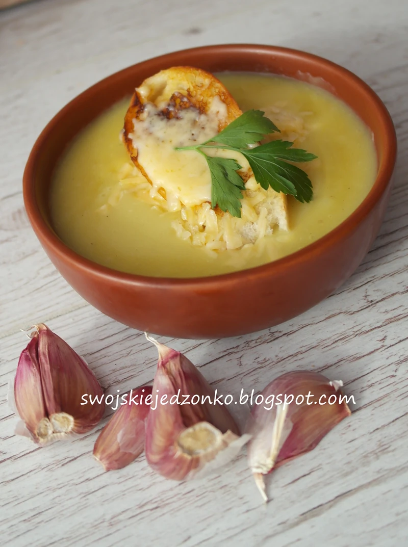 Zupa czosnkowa z grzankami -w 30 min