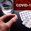 Doustny lek na COVID-19 coraz bliżej. Koncert farmaceutyczny chce zatwierdzenia przez USA