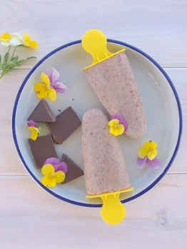 Domowe fit lody o smaku „bananowa straciatella”