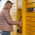Oddaj ubrania i książki za darmo przez Paczkomat! Nowa usługa podbija Polskę