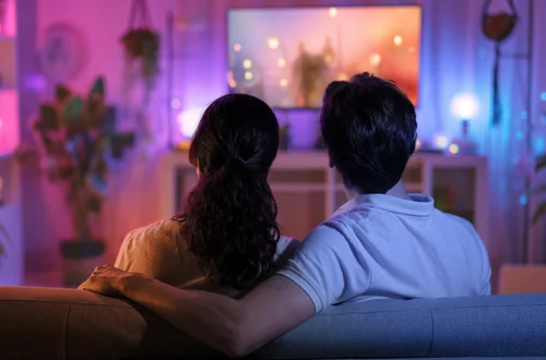 Prawdziwy HIT dziś wieczorem o 22:10 w TVP2! Tę komedię pokochała cała Polska!